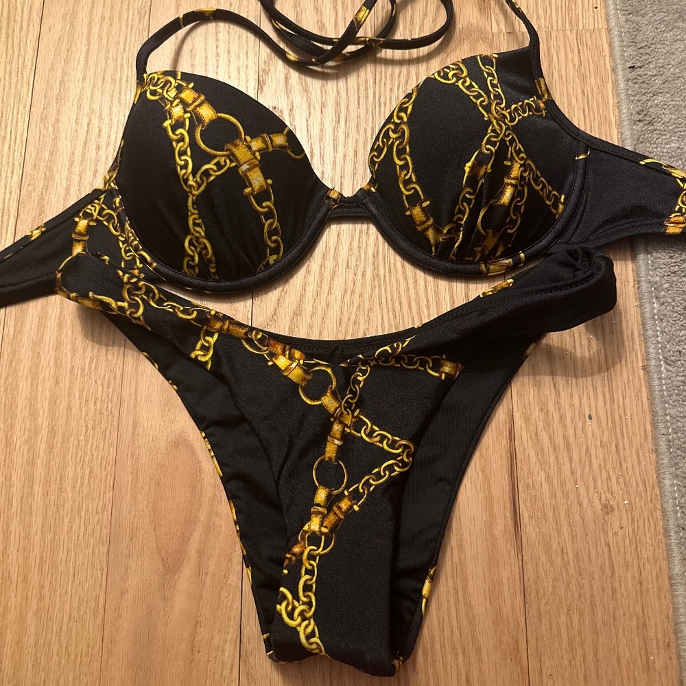 Brand New Victoria Secret Chain style bikini/never worn!